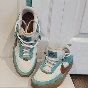 Nike Kids' Teal and Brown Sneakers